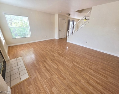 408 Roman Tree Court - Photo Thumbnail 12