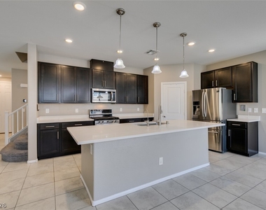 9726 Cluny Avenue - Photo Thumbnail 22