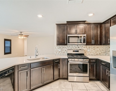 10380 Foramore Court - Photo Thumbnail 5