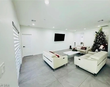 1417 Winwood Street - Photo Thumbnail 3