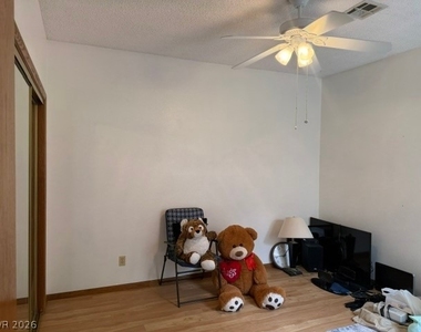 7904 Shelter Island Way - Photo Thumbnail 20