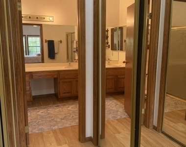 7904 Shelter Island Way - Photo Thumbnail 17