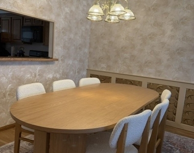 7904 Shelter Island Way - Photo Thumbnail 7