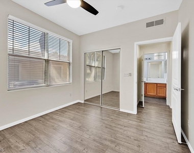 908 Domnus Lane - Photo Thumbnail 15