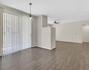 908 Domnus Lane - Photo Thumbnail 3