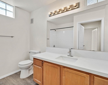 908 Domnus Lane - Photo Thumbnail 16