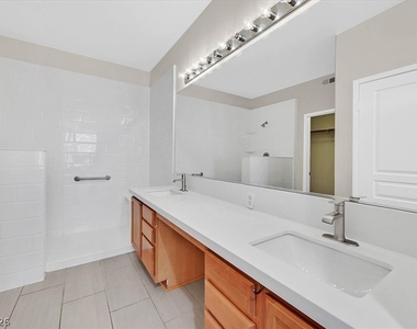 908 Domnus Lane - Photo Thumbnail 12
