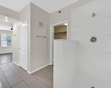 908 Domnus Lane - Photo Thumbnail 13