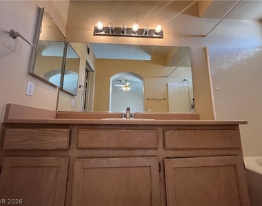 913 Nevada Sky Street - Photo Thumbnail 24