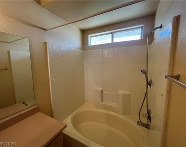 913 Nevada Sky Street - Photo Thumbnail 23