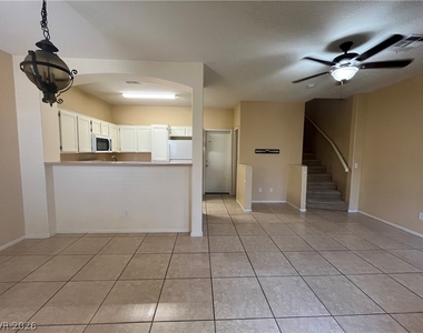913 Nevada Sky Street - Photo Thumbnail 9