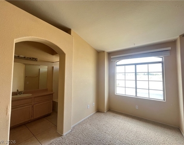 913 Nevada Sky Street - Photo Thumbnail 22