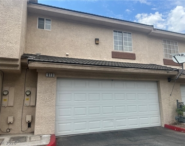 913 Nevada Sky Street - Photo Thumbnail 2