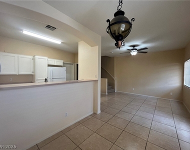 913 Nevada Sky Street - Photo Thumbnail 10