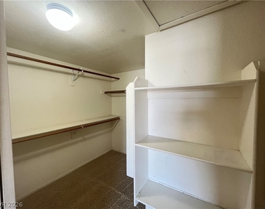 913 Nevada Sky Street - Photo Thumbnail 21
