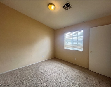 913 Nevada Sky Street - Photo Thumbnail 15