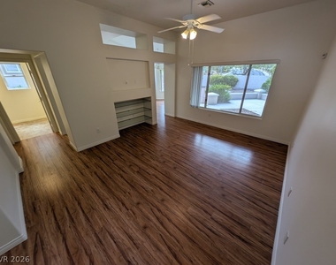 2829 Vista Butte Drive - Photo Thumbnail 2