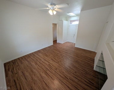 2829 Vista Butte Drive - Photo Thumbnail 3