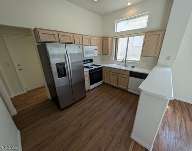 2829 Vista Butte Drive - Photo Thumbnail 7