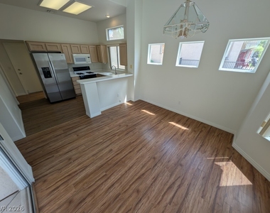 2829 Vista Butte Drive - Photo Thumbnail 6