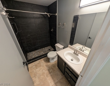 2520 Sierra Luna Avenue - Photo Thumbnail 14