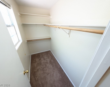 2520 Sierra Luna Avenue - Photo Thumbnail 15
