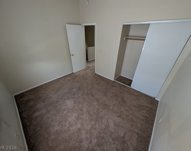 2520 Sierra Luna Avenue - Photo Thumbnail 20