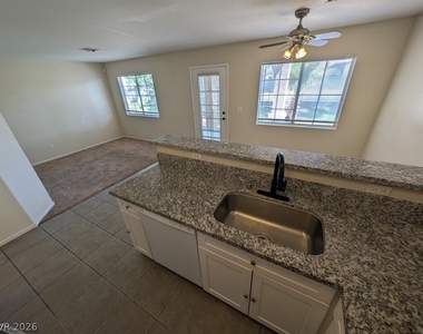 2520 Sierra Luna Avenue - Photo Thumbnail 9