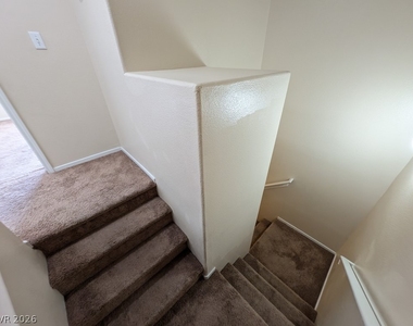 2520 Sierra Luna Avenue - Photo Thumbnail 10