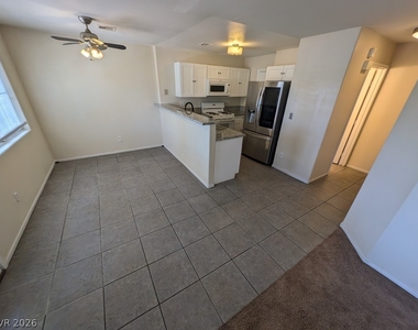 2520 Sierra Luna Avenue - Photo Thumbnail 6