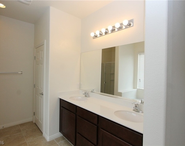 1132 Jesse Harbor Avenue - Photo Thumbnail 13