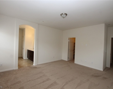 1132 Jesse Harbor Avenue - Photo Thumbnail 10