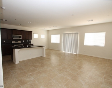 1132 Jesse Harbor Avenue - Photo Thumbnail 2