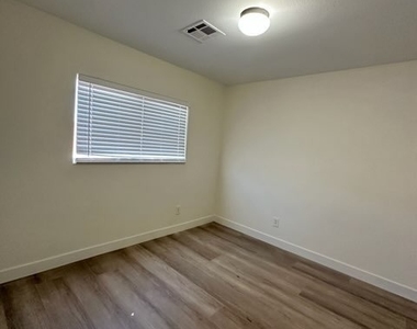 8688 Mesquite Hills Street - Photo Thumbnail 14