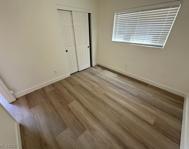 8688 Mesquite Hills Street - Photo Thumbnail 12