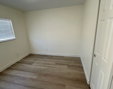 8688 Mesquite Hills Street - Photo Thumbnail 9