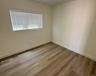 8688 Mesquite Hills Street - Photo Thumbnail 10