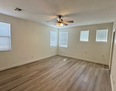 8688 Mesquite Hills Street - Photo Thumbnail 7