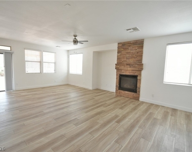 681 Summit Valley Lane - Photo Thumbnail 3