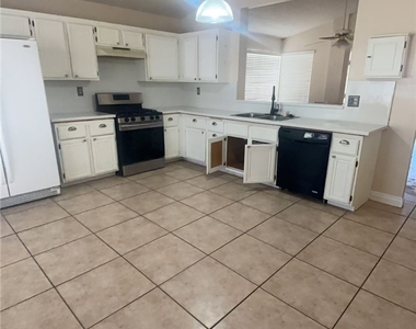 9824 Cross Creek Way - Photo Thumbnail 1