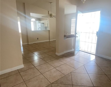 9824 Cross Creek Way - Photo Thumbnail 3