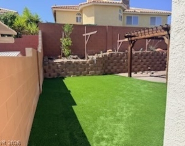 9121 Teal Lake Court - Photo Thumbnail 28