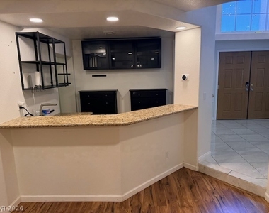 9121 Teal Lake Court - Photo Thumbnail 8