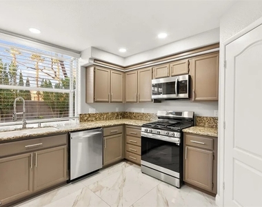 8528 Sierra Cima Lane - Photo Thumbnail 4