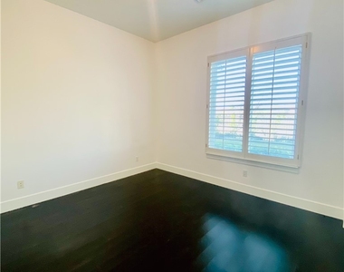 9800 Camden Hills Avenue - Photo Thumbnail 11