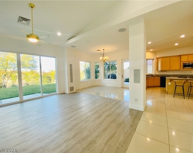 9800 Camden Hills Avenue - Photo Thumbnail 7