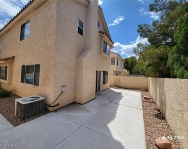 9404 Hershey Lane - Photo Thumbnail 15