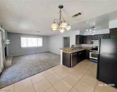 9404 Hershey Lane - Photo Thumbnail 5