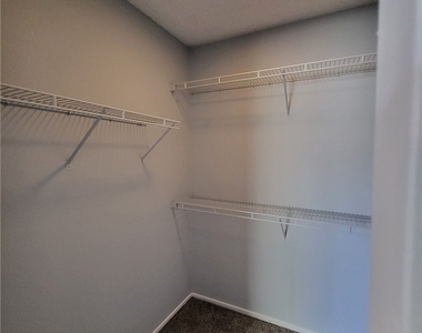 9404 Hershey Lane - Photo Thumbnail 12