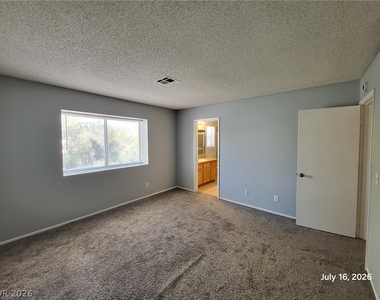9404 Hershey Lane - Photo Thumbnail 10